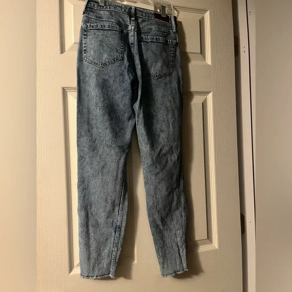 EUC - Hollister sz 3 reg. Distressed mom Jeans - Bundle and save! - Picture 2 of 3